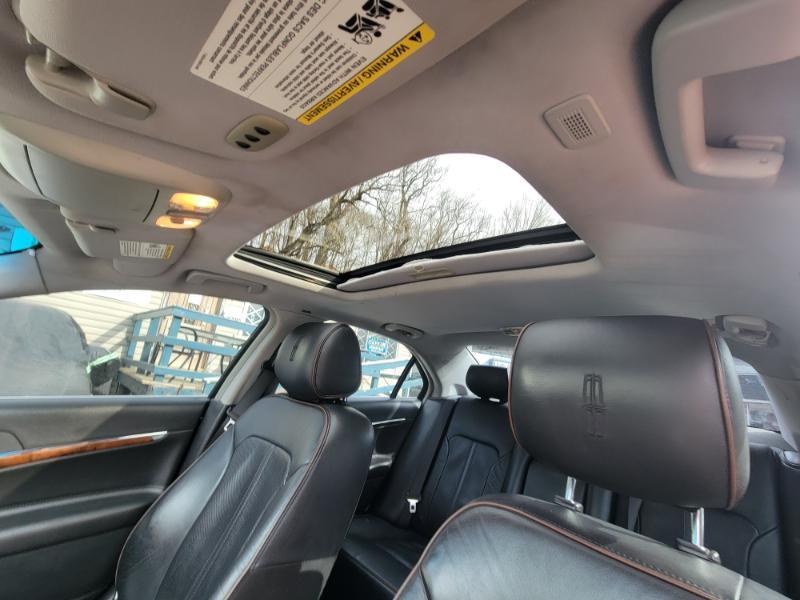 Lincoln MKZ FWD 2012