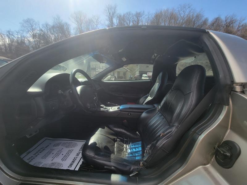 Chevrolet Corvette Coupe 2001