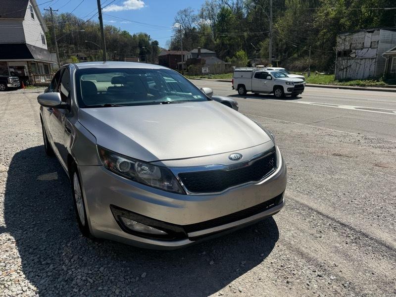 Kia Optima LX MT 2013