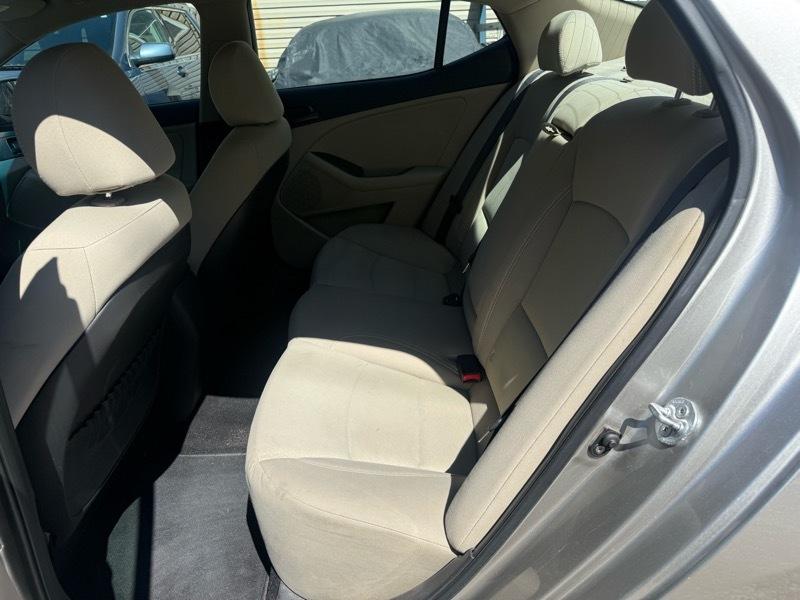 Kia Optima LX MT 2013