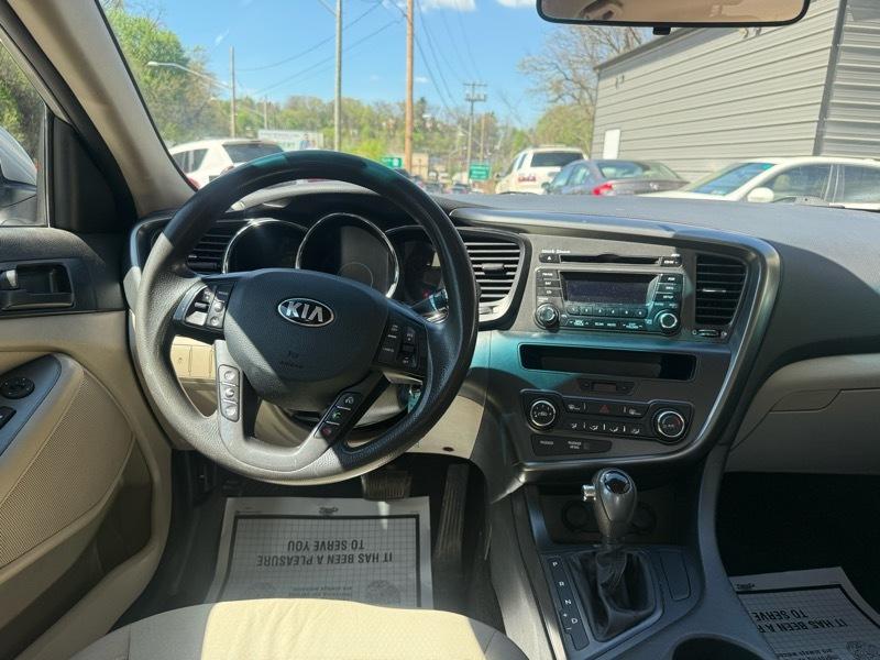 Kia Optima LX MT 2013