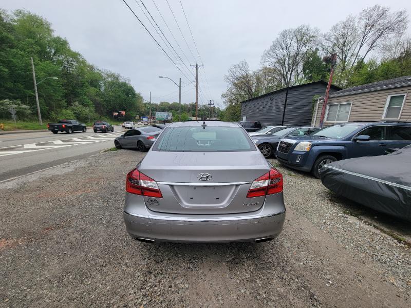 Hyundai Genesis 3.8L 2012
