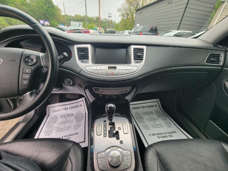 Hyundai Genesis 3.8L 2012