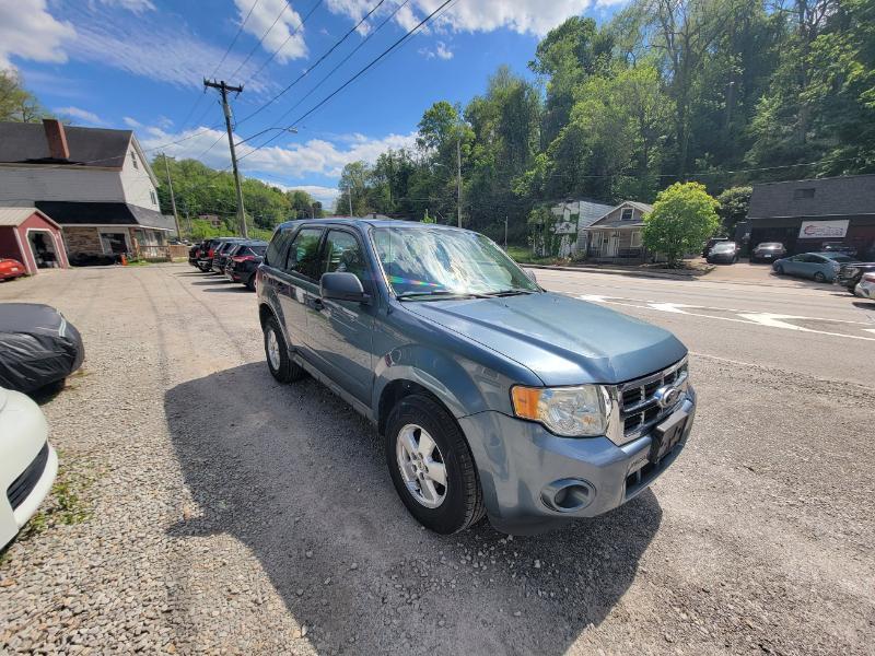 Ford Escape XLS FWD 2010