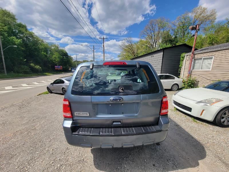 Ford Escape XLS FWD 2010
