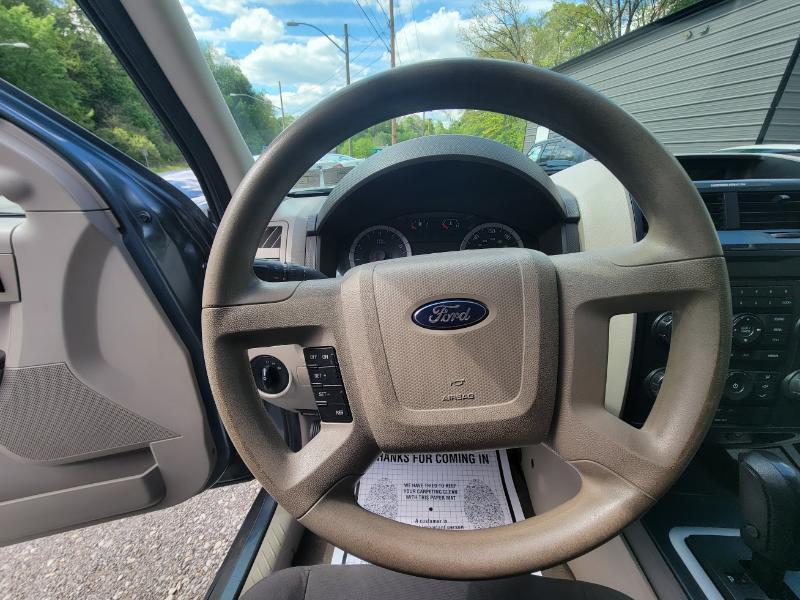 Ford Escape XLS FWD 2010