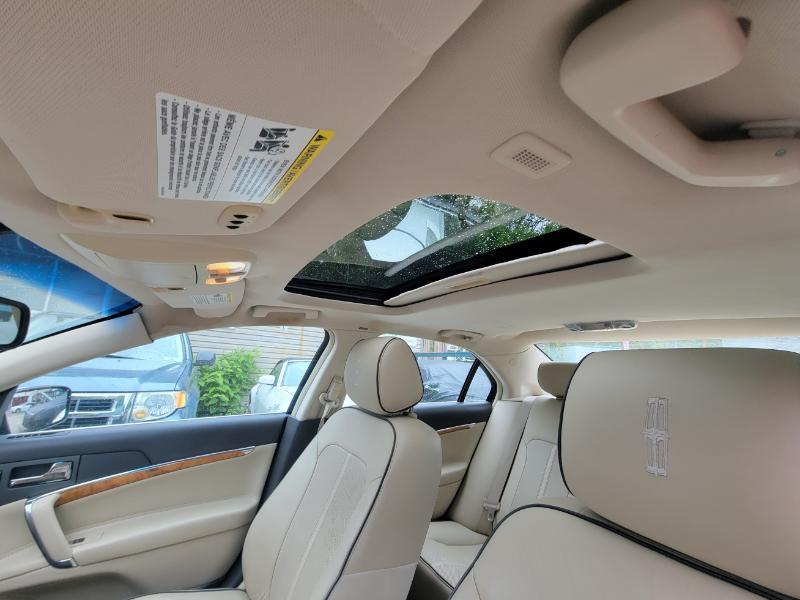 Lincoln MKZ FWD 2012