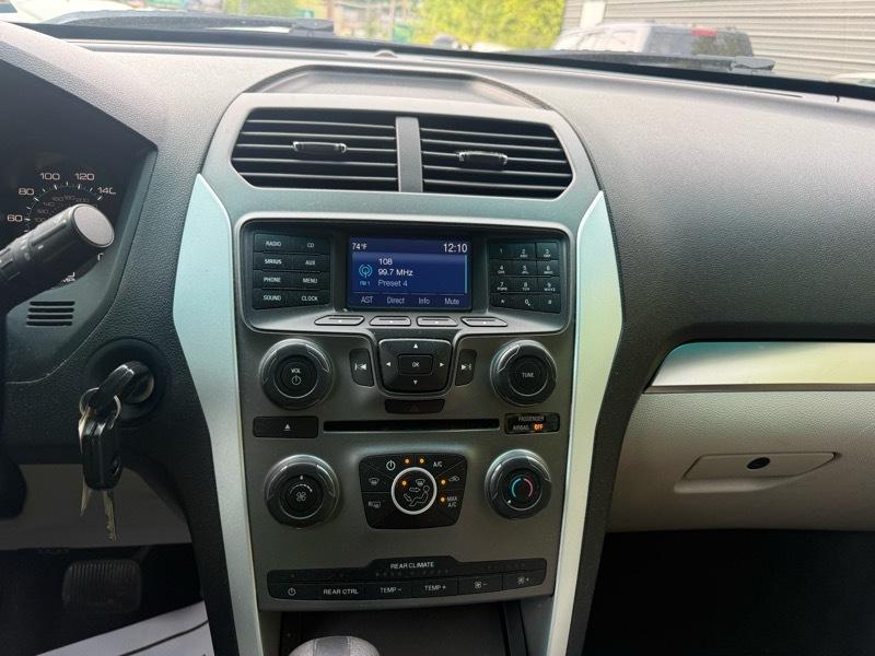 Ford Explorer Base 4WD 2014