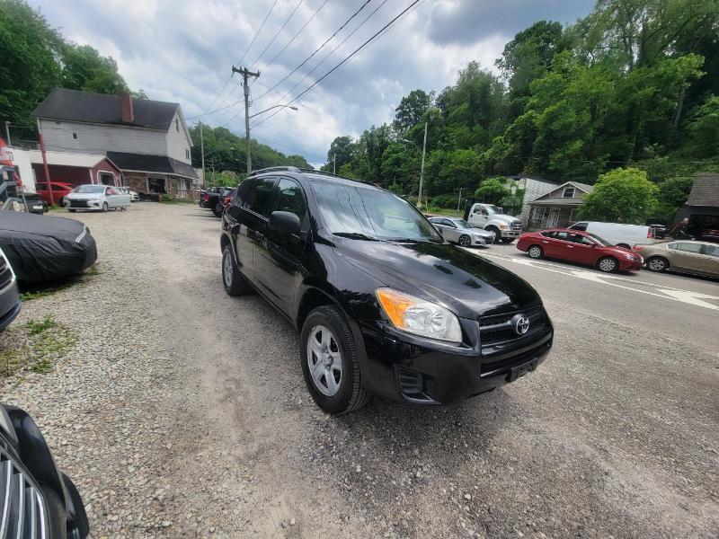 Toyota RAV4 4-Door 4WD 2011