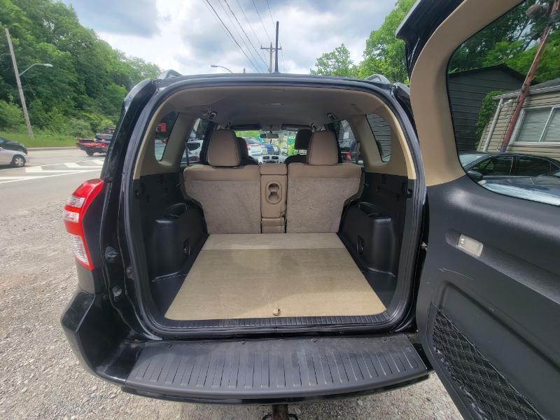 Toyota RAV4 4-Door 4WD 2011