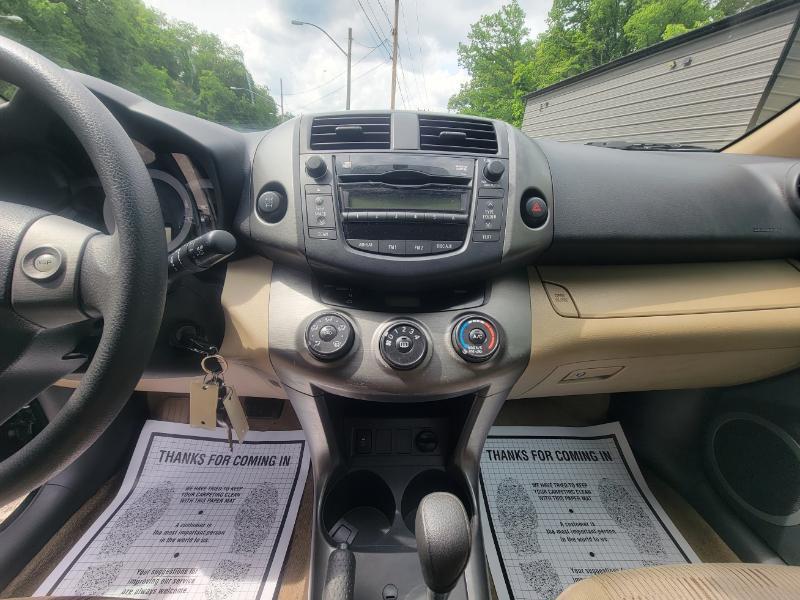 Toyota RAV4 4-Door 4WD 2011