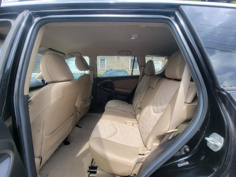 Toyota RAV4 4-Door 4WD 2011