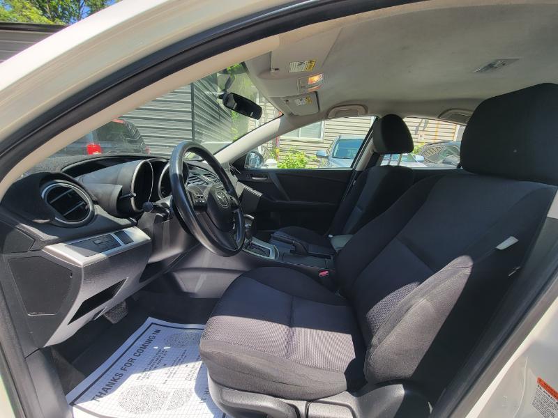 Mazda MAZDA3 i Touring 4-door 2010
