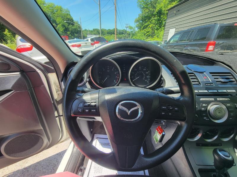 Mazda MAZDA3 i Touring 4-door 2010