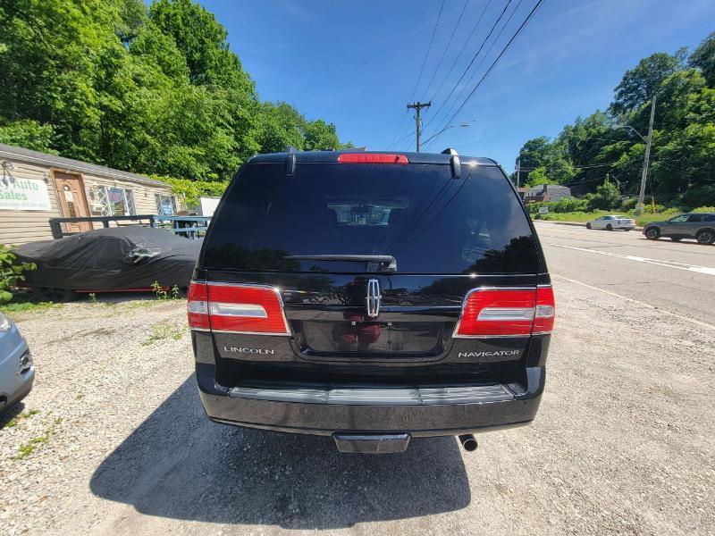 Lincoln Navigator 4WD 2011