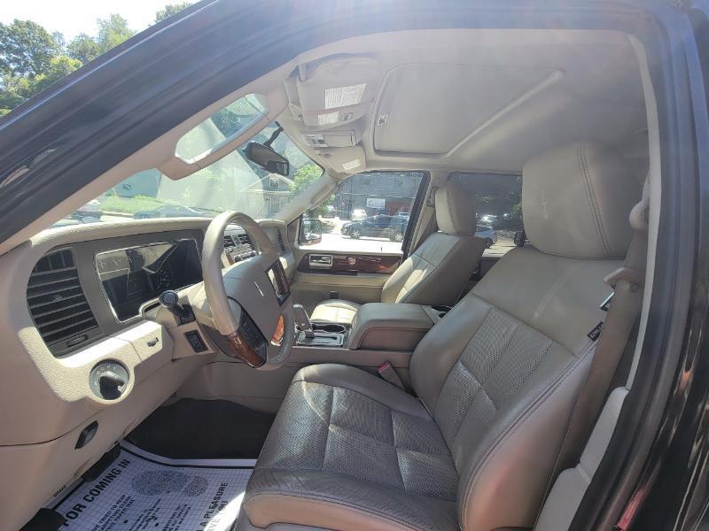 Lincoln Navigator 4WD 2011