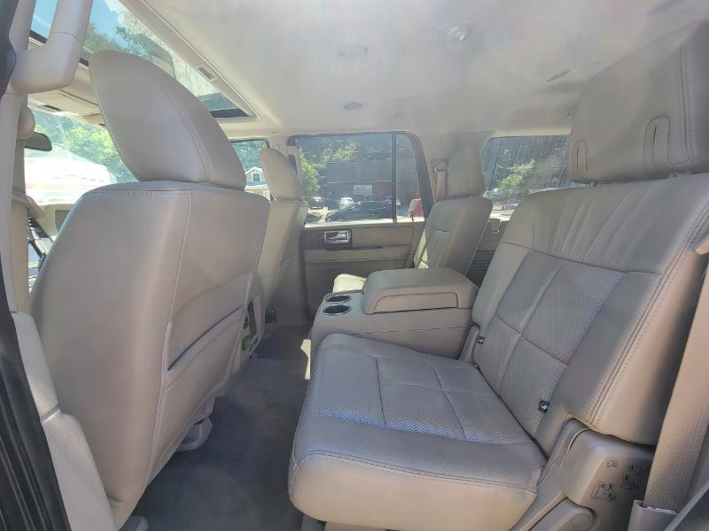 Lincoln Navigator 4WD 2011