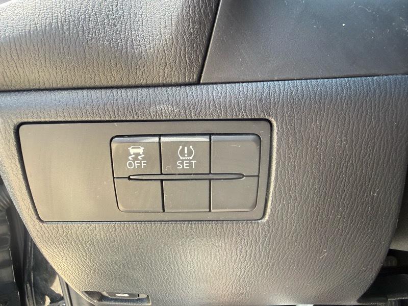 Mazda MAZDA3 i Sport AT 4-Door 2015