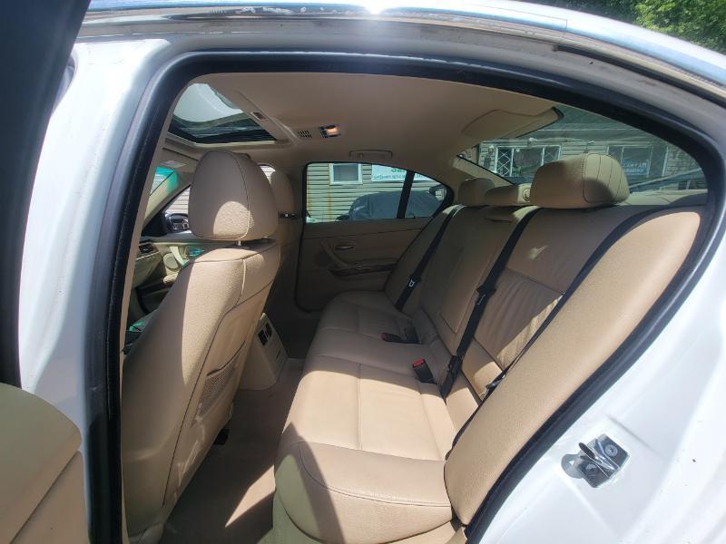 BMW 3-Series 330xi Sedan 2006
