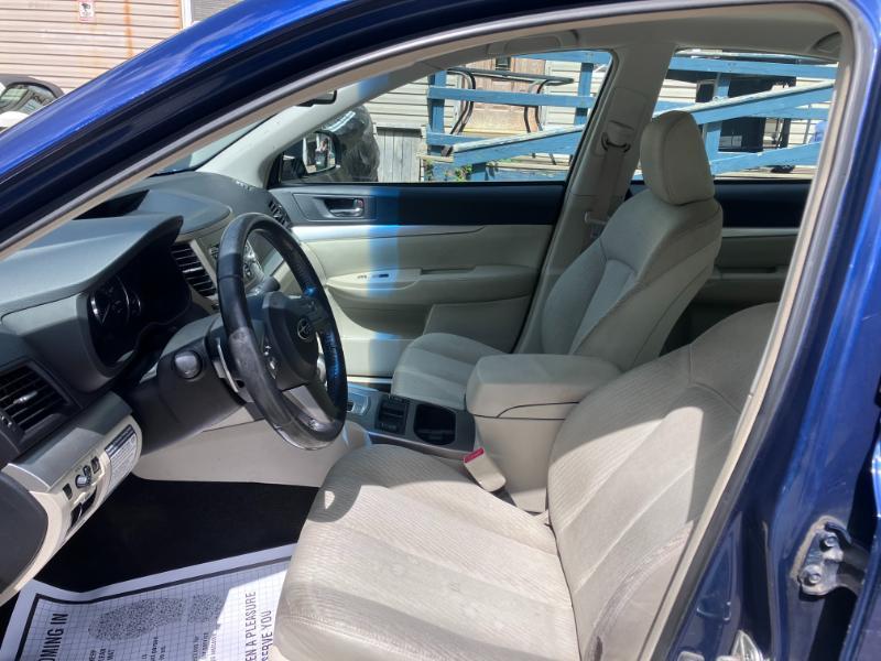 Subaru Legacy 2.5i Premium 2011