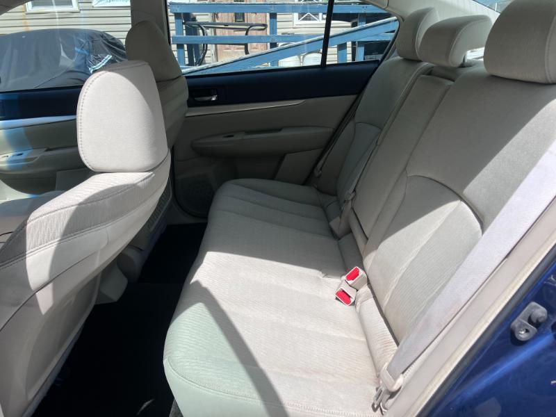 Subaru Legacy 2.5i Premium 2011