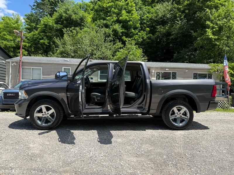 RAM 1500 Tradesman Crew Cab SWB 4WD 2015