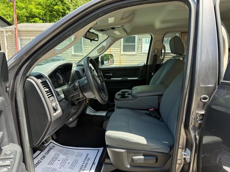 RAM 1500 Tradesman Crew Cab SWB 4WD 2015
