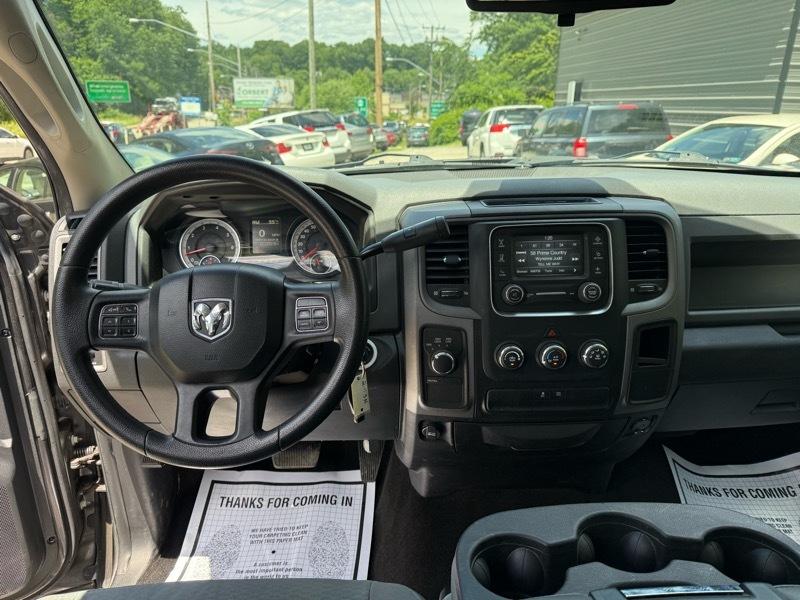 RAM 1500 Tradesman Crew Cab SWB 4WD 2015