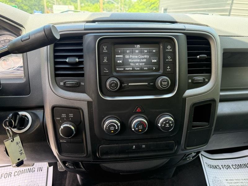 RAM 1500 Tradesman Crew Cab SWB 4WD 2015