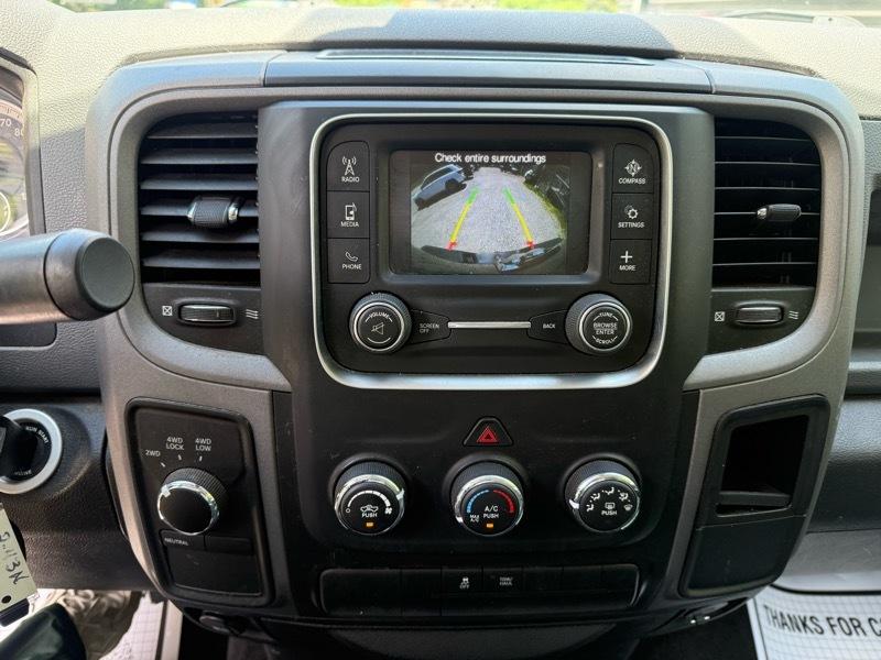 RAM 1500 Tradesman Crew Cab SWB 4WD 2015