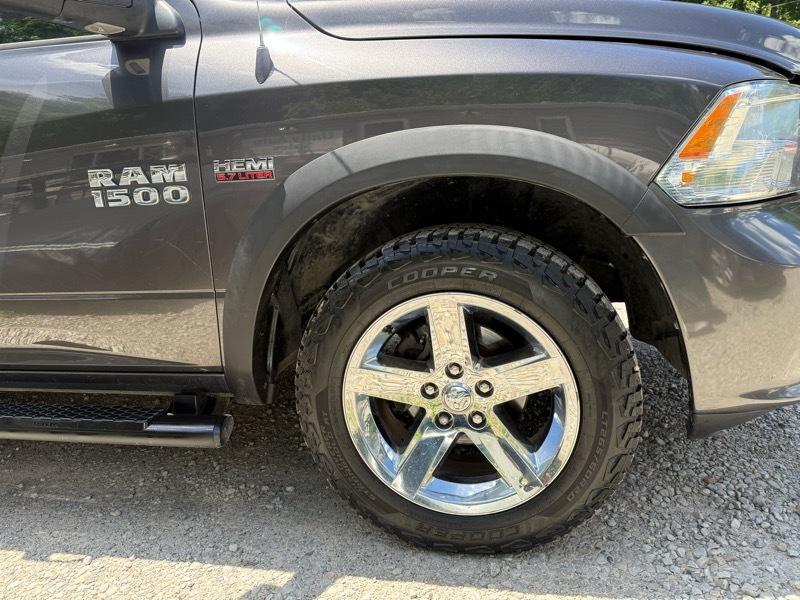 RAM 1500 Tradesman Crew Cab SWB 4WD 2015