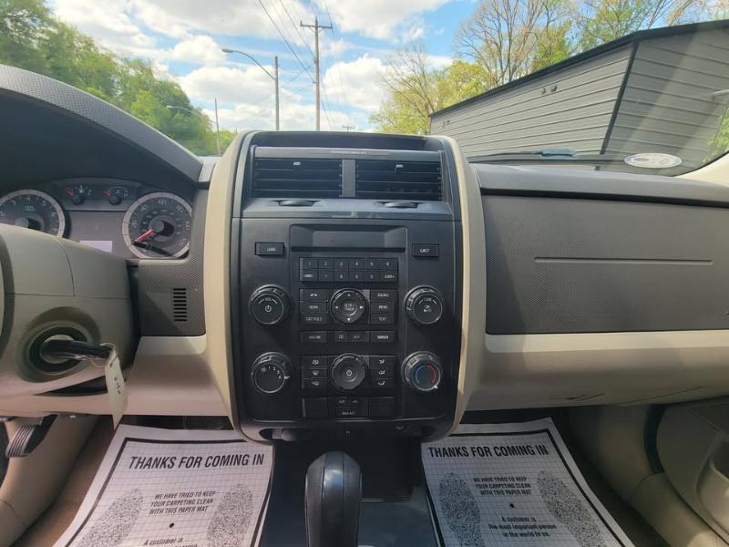 Ford Escape XLS FWD 2010