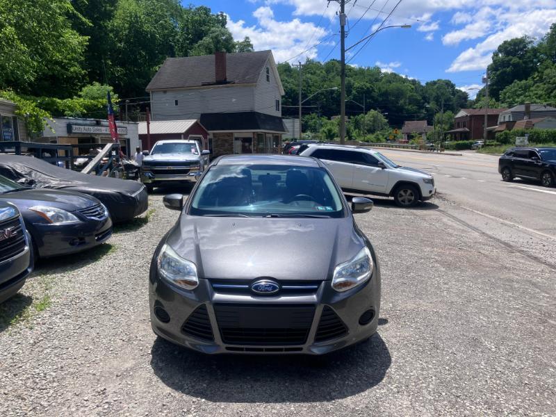 Ford Focus SE Sedan 2013