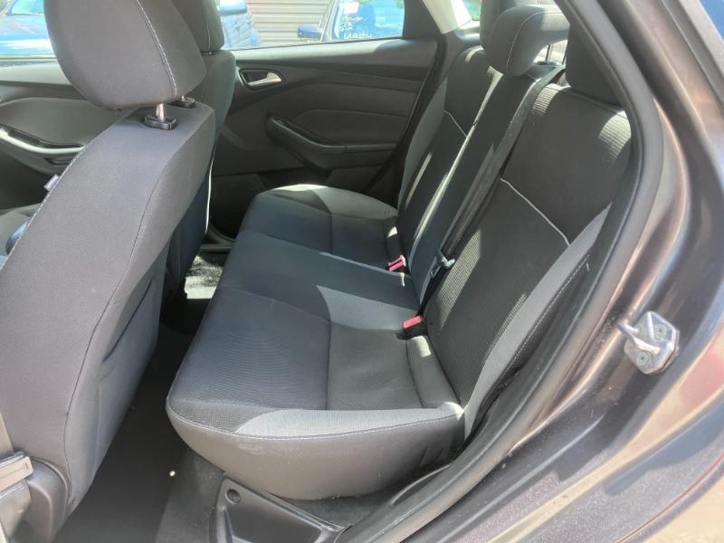 Ford Focus SE Sedan 2013