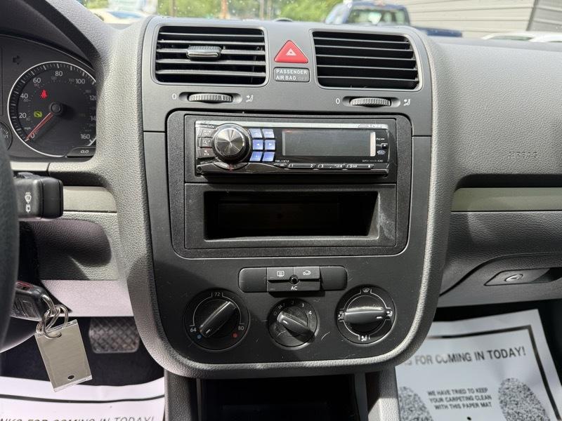 Volkswagen Rabbit 2-Door 2007