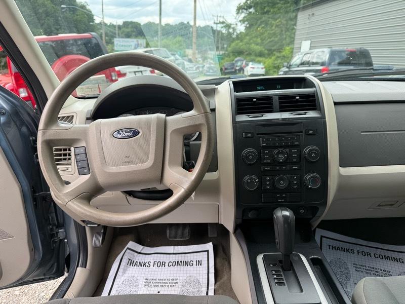 Ford Escape XLS FWD 2010