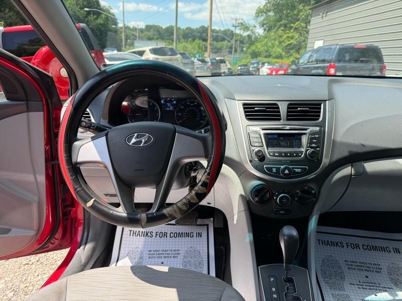 Hyundai Accent SE 4-Door 6A 2016