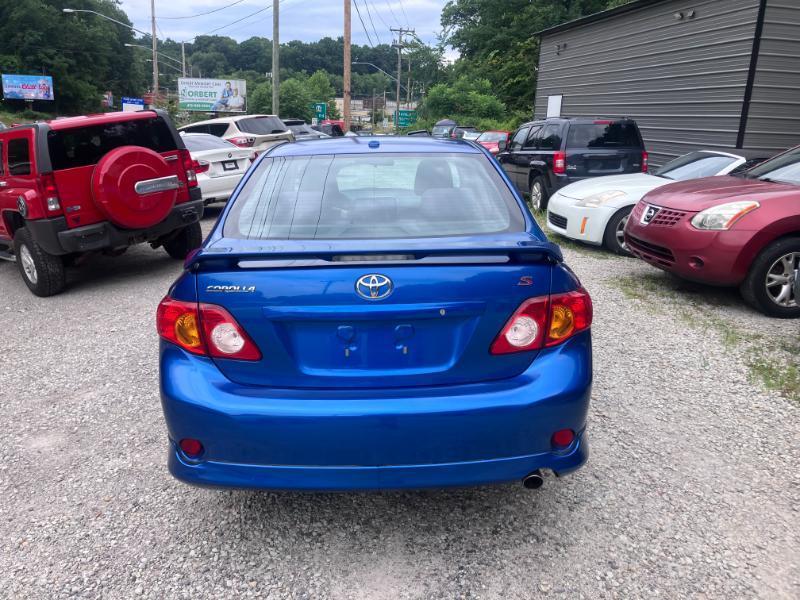 Toyota Corolla Base 2010