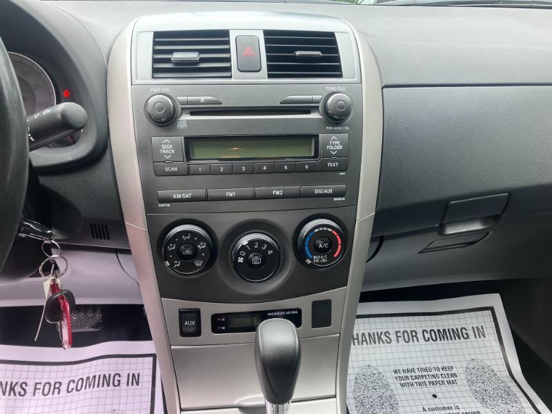 Toyota Corolla Base 2010