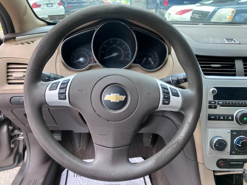 Chevrolet Malibu LS 2011