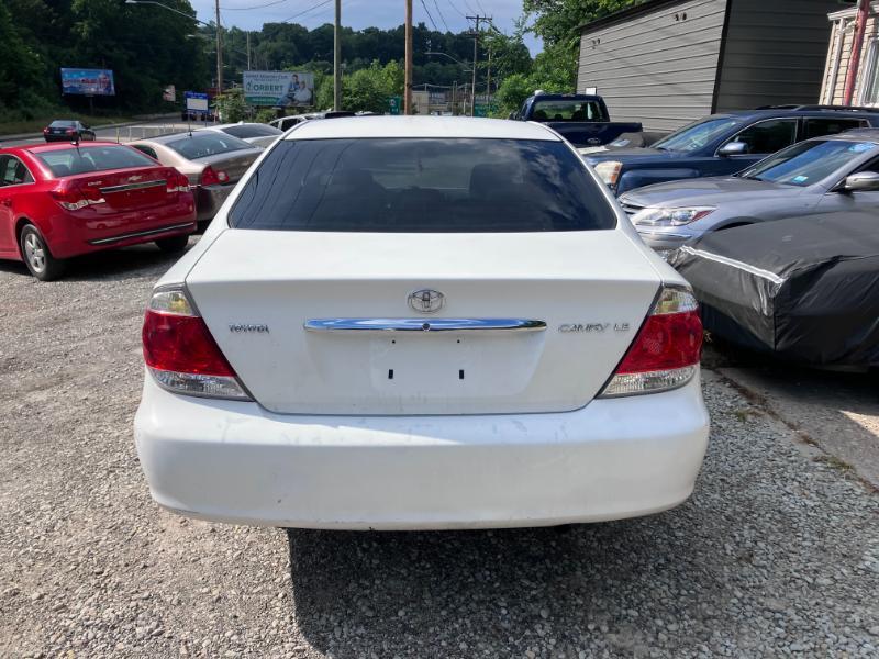 Toyota Camry LE 2005
