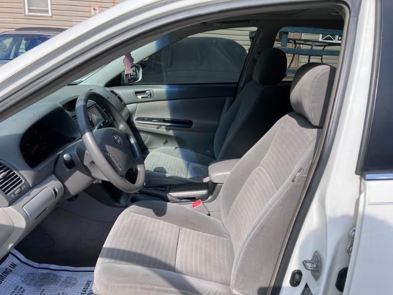 Toyota Camry LE 2005