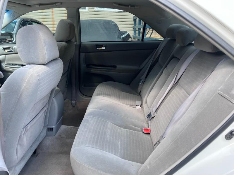 Toyota Camry LE 2005