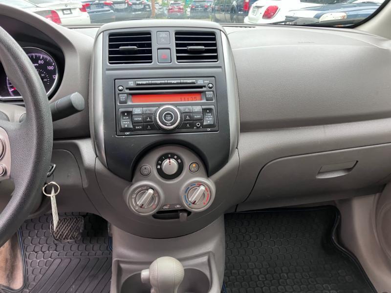 Nissan Versa 1.6 S Sedan 2012