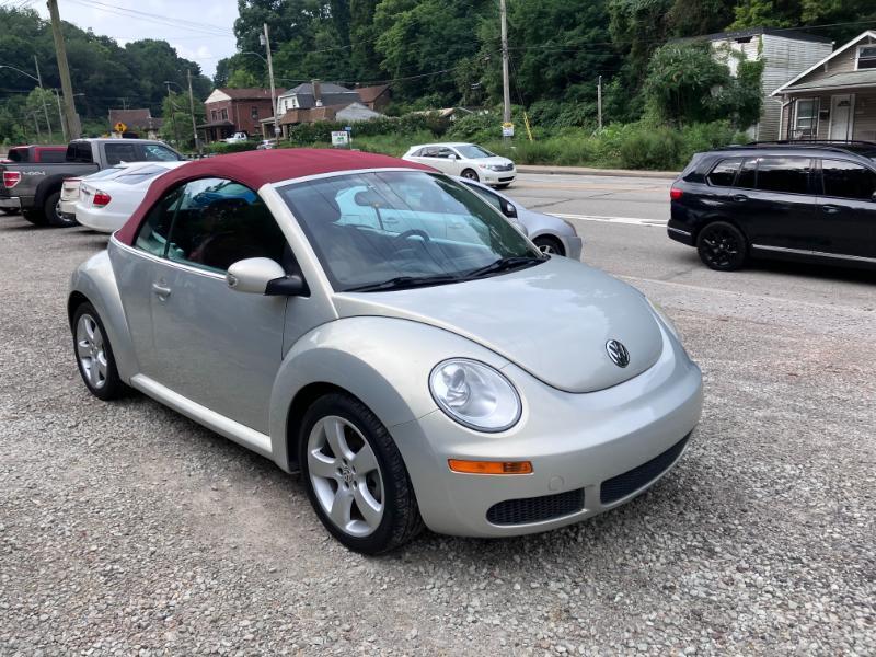 Volkswagen New Beetle S Convertible 2009