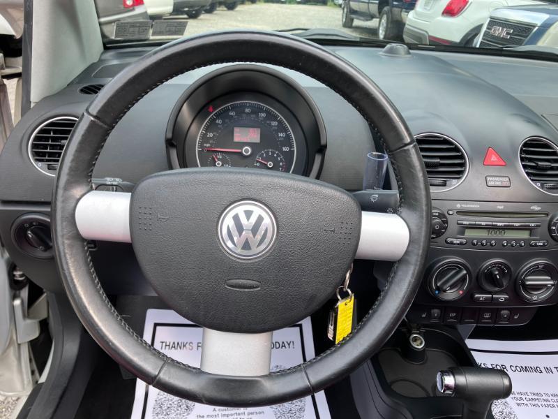 Volkswagen New Beetle S Convertible 2009
