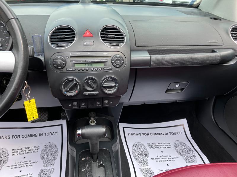 Volkswagen New Beetle S Convertible 2009