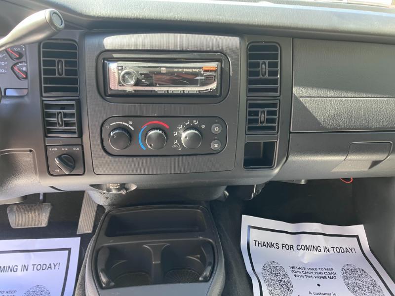 Dodge Dakota Sport Quad Cab 4WD 2004