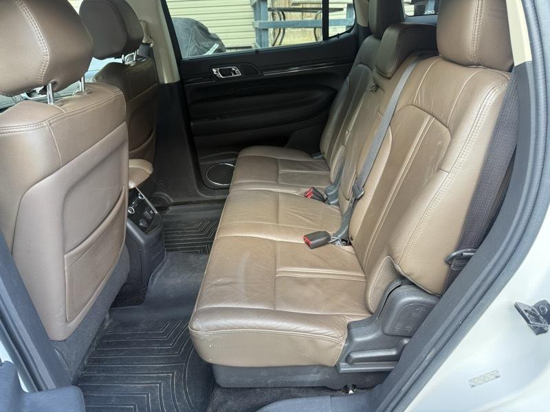 Lincoln MKT 3.5L with EcoBoost AWD 2013