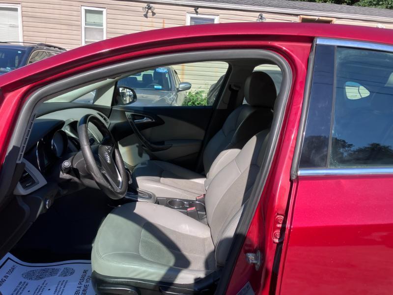 Buick Verano Base 2012